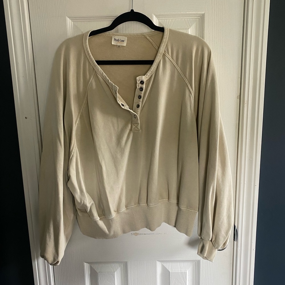 Cream pullover sweatshirt size medium